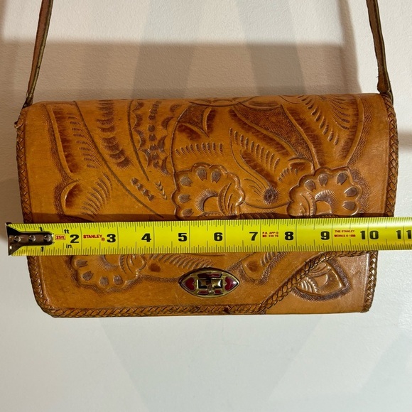 TOOLED Leather Shoulder Multiple Pockets and Inner Utility Pockets Handmade Bag - Picture 4 of 16